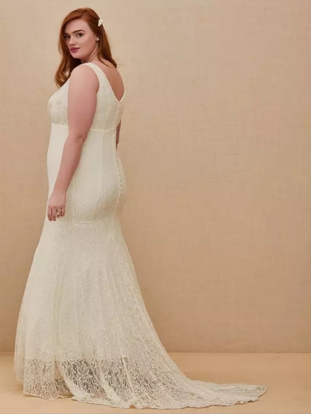 New Torrid Ever After Ivory Lace Mermaid Silouette Wedding Dress, Size 18 - Picture 3 of 9